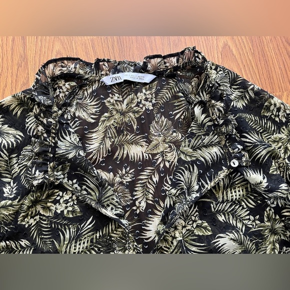 Zara women’s small blouse, leaf print, balloon sleeve, black green - Picture 3 of 12